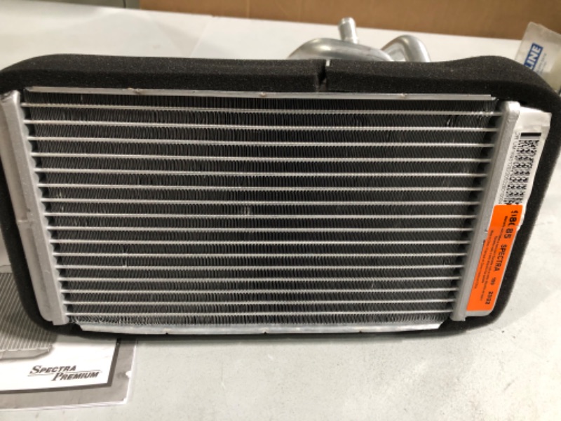 Photo 3 of Spectra Premium 98085 Heater Core