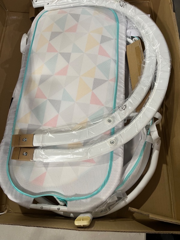 Photo 1 of Fisher-Price GYF57 Soothing Motions Bassinet, Windmill