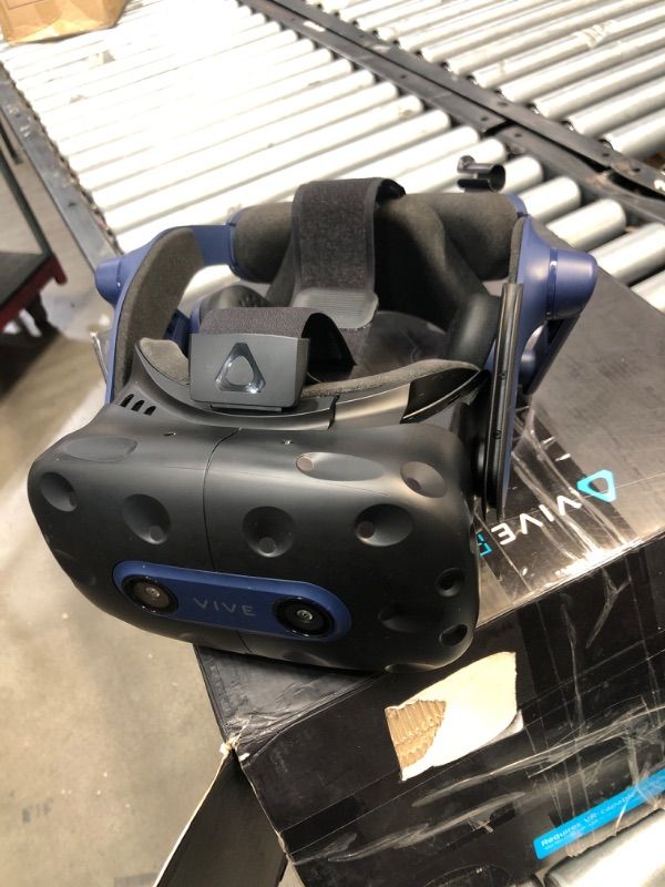 Photo 2 of 
HTC Vive Pro 2 Headset Only