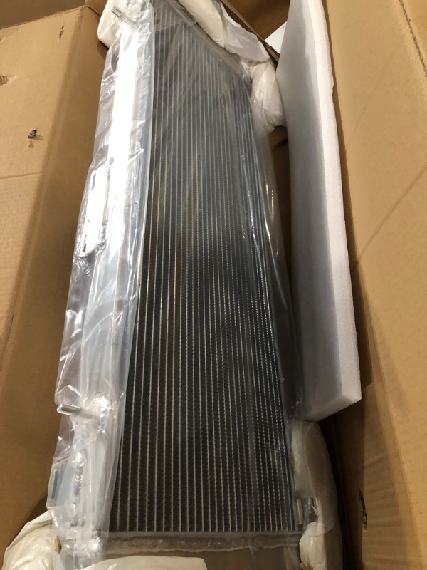 Photo 2 of RadySpeed 3 Rows Aluminum Radiator for 1991-2001 Jeep Cherokee XJ 2.5L L4 4.0L L6 AT/MT