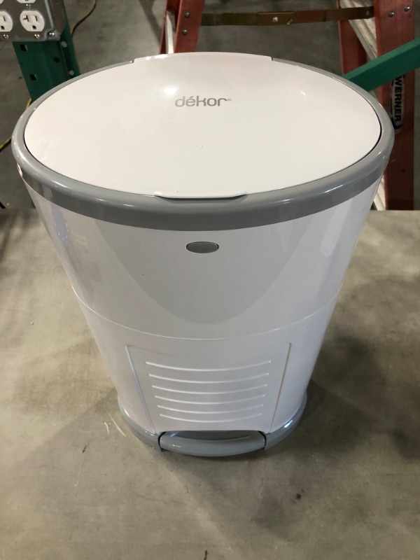 Photo 2 of Dekor Classic Hands-Free Diaper Pail 