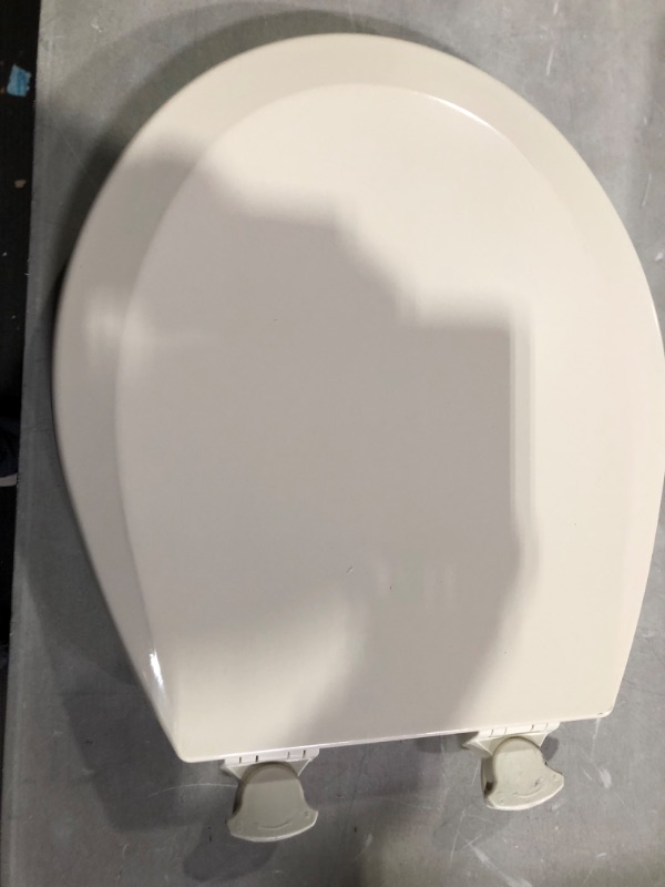 Photo 2 of *SEE NOTES* Bemis 500EC 146 Toilet Seat with Easy Clean & Change Hinges