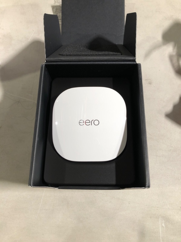 Photo 2 of Amazon eero mesh WiFi router 1-Pack