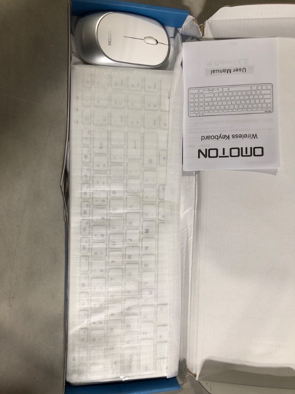 Photo 2 of OMOTON iPad Keyboard and Mouse White Silver