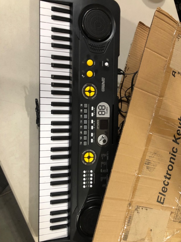 Photo 2 of 61 Keys Piano Keyboard for Kids Electric Piano with Microphone