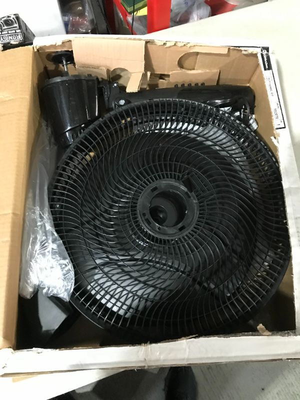 Photo 7 of ***FAN BLADE BROKEN - SEE PICTURES***
Comfort Zone PowrCurve CZST180BS 18" Stand Fan