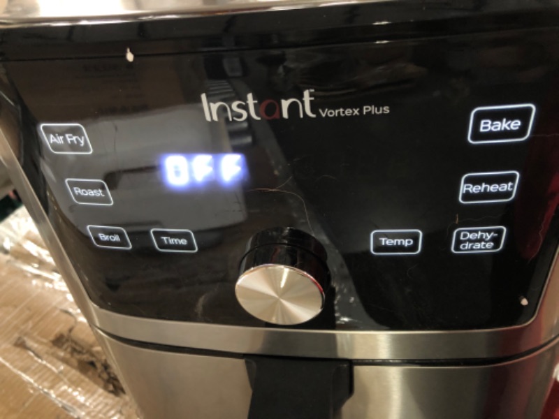 Photo 2 of Instant Vortex Plus Air Fryer Oven, 6 Quart