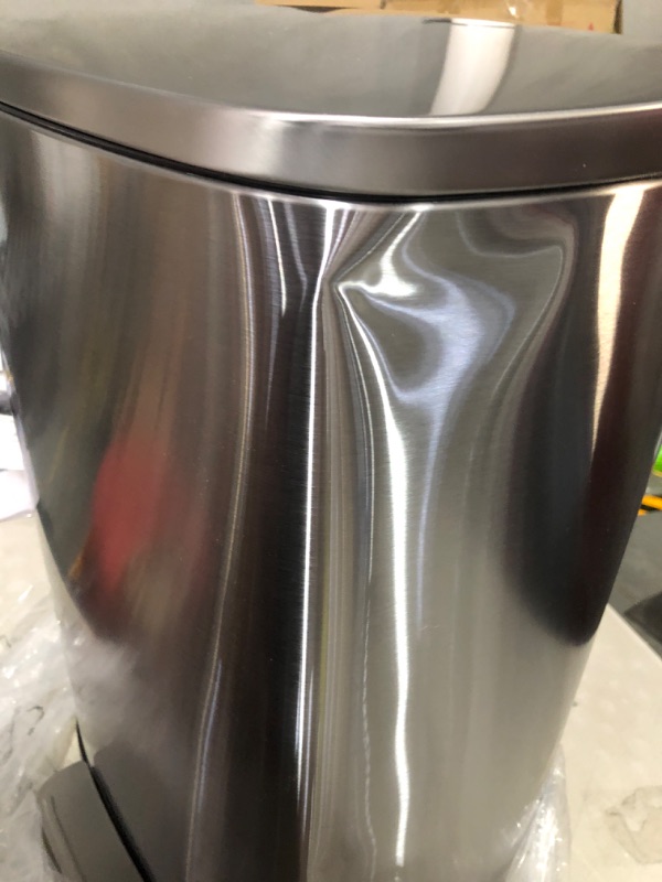 Photo 4 of (USED/Damaged) QUALIAZERO 50L/13Gal Heavy Duty Hands-Free Stainless Steel Commercial/Kitchen Step Trash Can, 13 GAL