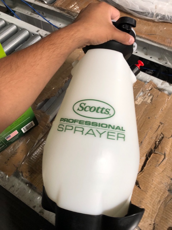 Photo 2 of * item is incomplete * only the bottle is present * see images *
Scotts 190567 Lithium-Ion Battery Powered Pump Zero Technology Sprayer