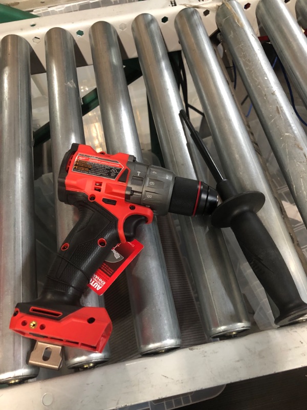 Photo 1 of * missing battery *
Milwaukee 2904-20 12V 1/2" Hammer Drill/Driver (Bare Tool)