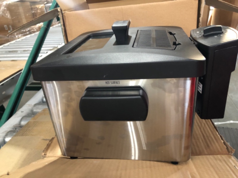 Photo 3 of **PARTS ONLY, NON-FUNCTIONAL** Hamilton Beach 35042 Professional Style Electric Deep Fryer, XL Frying Basket,