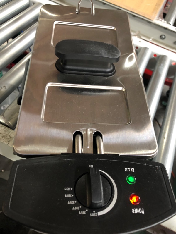 Photo 4 of **BENT LID, SEE PHOTO** Hamilton Beach 35032 Professional Grade Electric Deep Fryer, -1500 Watts, 3 Ltrs 