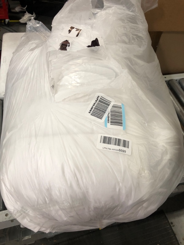 Photo 2 of * USED * 
Bamboo Mattress Topper Queen Size , Cooling Extra Thick Breathable, Soft Quilted Fitted Mattress Cover with 1000 GSM Down Alternative Fill (8-21”Deep Pocket)