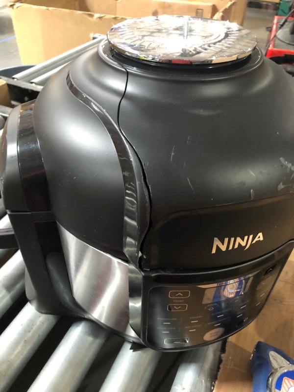 Photo 5 of ****FOR PARTS ONLY -  SEE NOTES / PICS****
Ninja FD302 Foodi 11-in-1 Pro 6.5 qt. Pressure Cooker & Air Fryer Silver/Black 