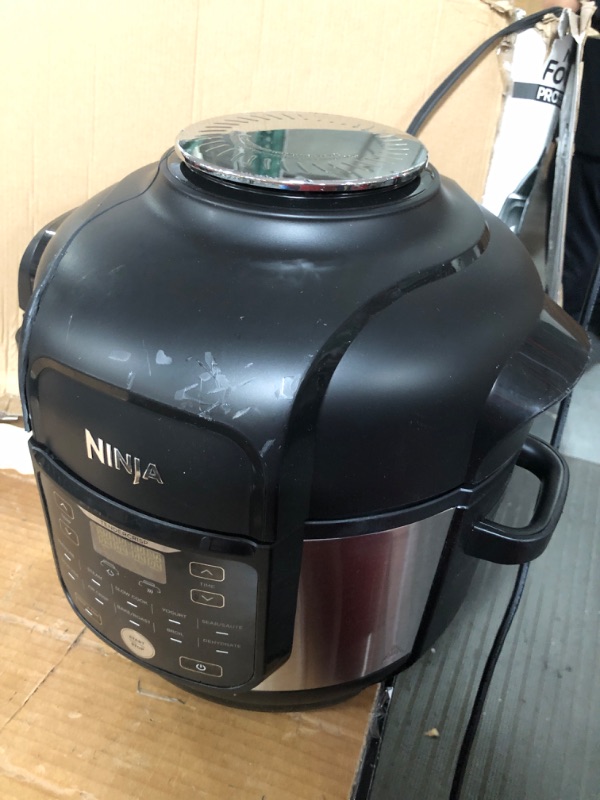 Photo 4 of ****FOR PARTS ONLY -  SEE NOTES / PICS****
Ninja FD302 Foodi 11-in-1 Pro 6.5 qt. Pressure Cooker & Air Fryer Silver/Black 