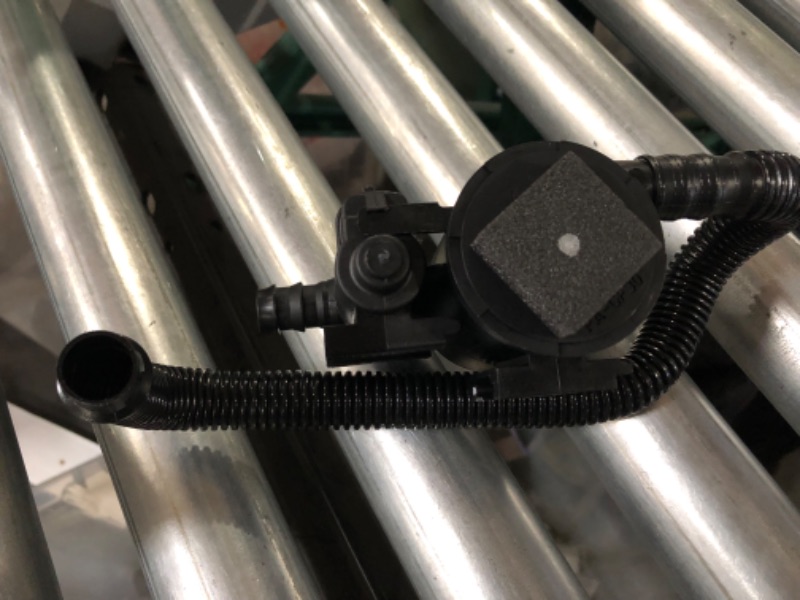 Photo 1 of GM Genuine Parts Vapor Canister Vent Solenoid