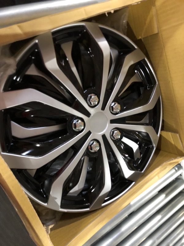 Photo 3 of Pilot Automotive WH553-16S-BS 16 Inch Spyder Black & Silver Universal Hubcap Wheel Covers for Cars - MISSING ONE