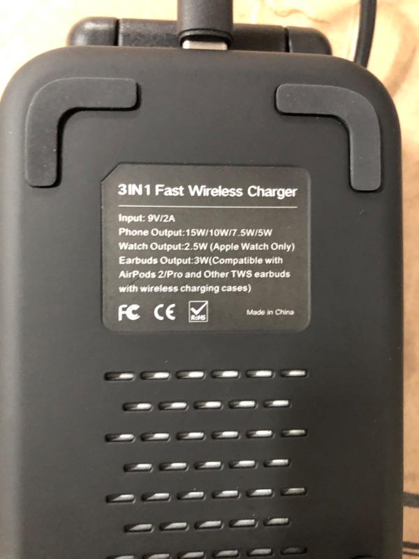 Photo 1 of UNABLE TO TEST**
Foldable 3 in 1 Wireless Charger for Apple,  Black