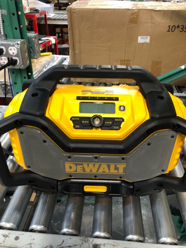 Photo 2 of DEWALT 20V MAX* Portable Radio 