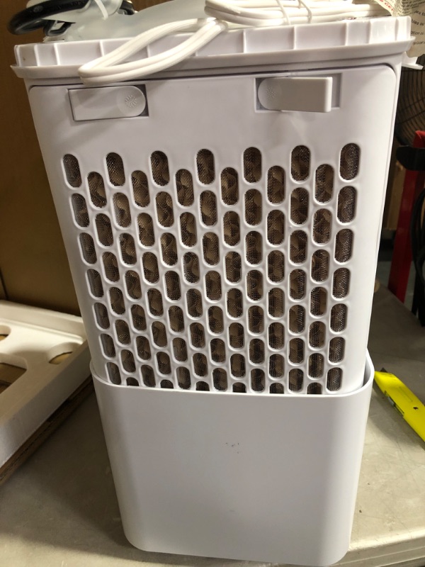 Photo 4 of * item does not power on * sold for parts * repair *
Evaporative Cooler, VAGKRI 2100CFM Air Cooler, 120°Oscillation Swamp Cooler with Remote Control