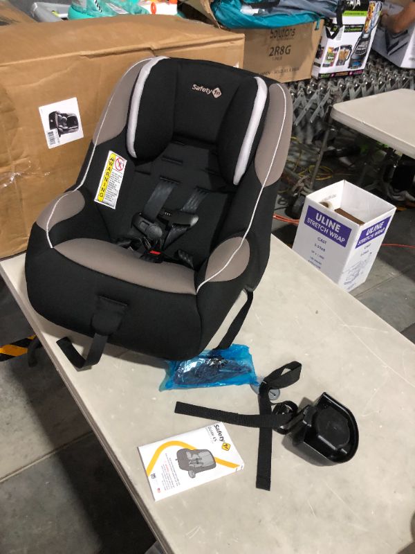 Photo 2 of ***MISSING PARTS - SEE NOTES***
Safety 1st Guide 65 Convertible Car Seat, Chambers