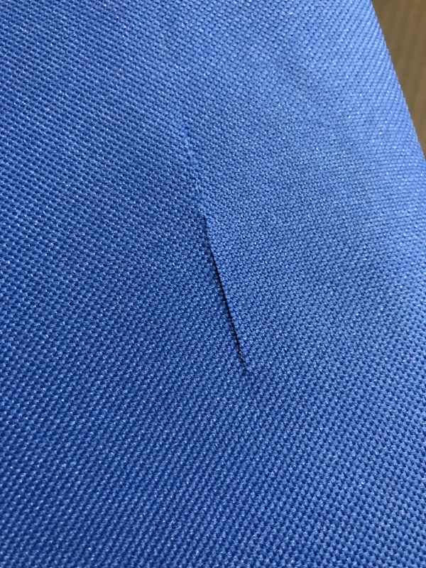 Photo 3 of * Cuts in right armrest and front of seat * see images *
Avocahom Folding Stadium Seats-21/25Inch Wide Reclining Bleacher Seats Chairs 