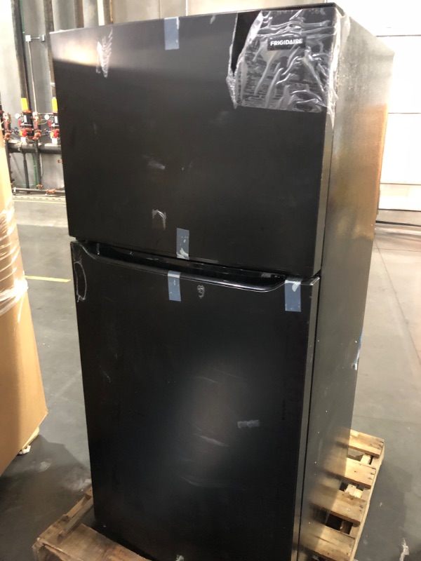 Photo 2 of Frigidaire Garage-Ready 18.3-cu ft Top-Freezer Refrigerator (Black)