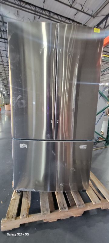 Photo 8 of ***SCRATCHED/DENTED - SEE PICTURES***
Samsung 28.2 Cu. Ft. Fingerprint Resistant Stainless Steel Standard Depth French Door Refrigerator