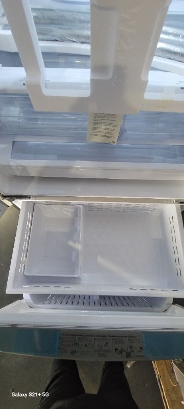 Photo 3 of ***SCRATCHED/DENTED - SEE PICTURES***
Samsung 28.2 Cu. Ft. Fingerprint Resistant Stainless Steel Standard Depth French Door Refrigerator