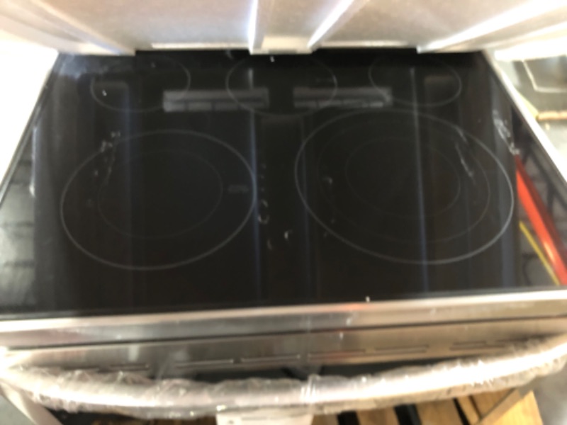 Photo 6 of ***DAMAGED - UNTESTED - SEE NOTES***
LG InstaView AirFry 30-in Smooth Surface 5 Elements 6.3-cu ft Self-Cleaning Air Fry Convection OveN