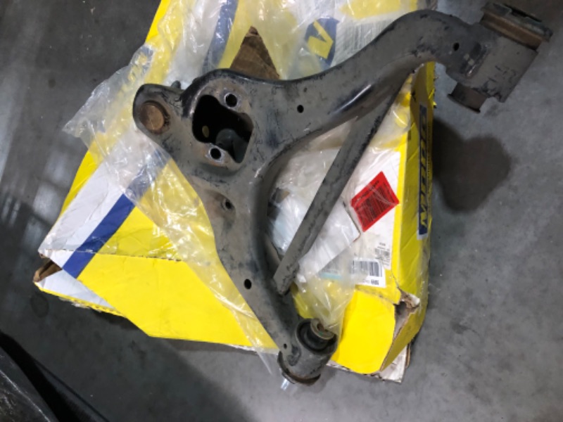 Photo 5 of MOOG RK643168 Suspension Control Arm and Ball Joint Assembly front right lower