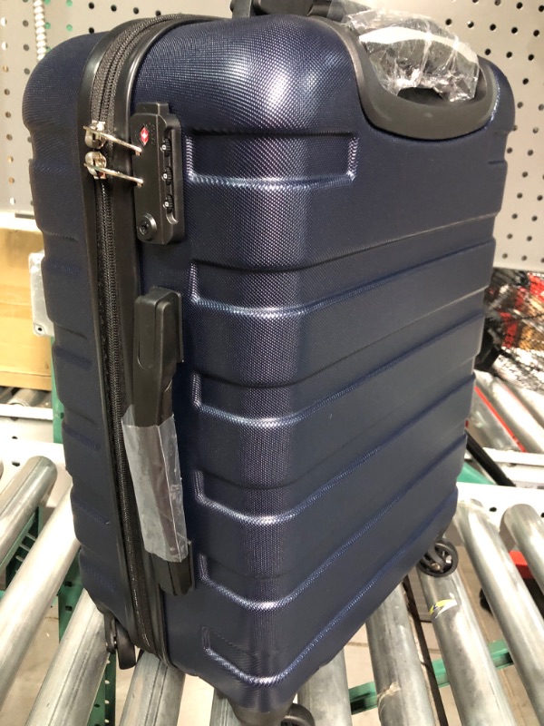 Photo 3 of 20 inch suitcase/lugghage