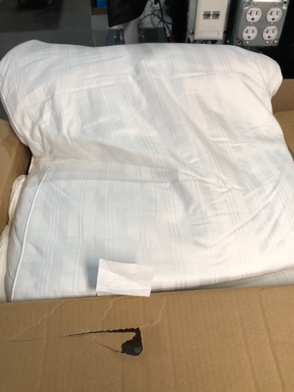 Photo 2 of * USED * downluxe Goose Down Feather Pillow - 2 Pack Gusseted Bed Pillows for Sleeping with Premium 100% Downproof Cotton Shell, Down Pillow Queen Size Queen (Pack of 2) Gusseted