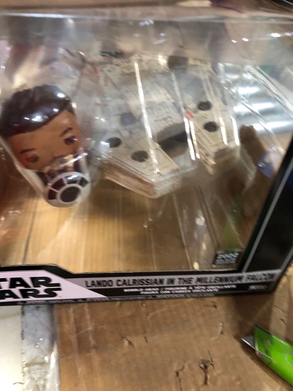 Photo 5 of Funko Pop! Ride Super Deluxe: Star Wars - Lando Calrissian in The Millenium Falcon (Shared Galactic Convention, Amazon Exclusive), Multicolor