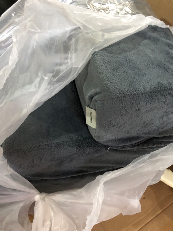 Photo 1 of Zinus Easy Pet Stairs / Pet Ramp / Pet Ladder Small