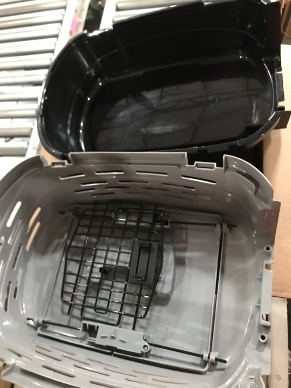Photo 1 of ***  2 MISSING LATCHES***  IRIS USA Small Hard Sided Pet Carrier with Front and Top Access