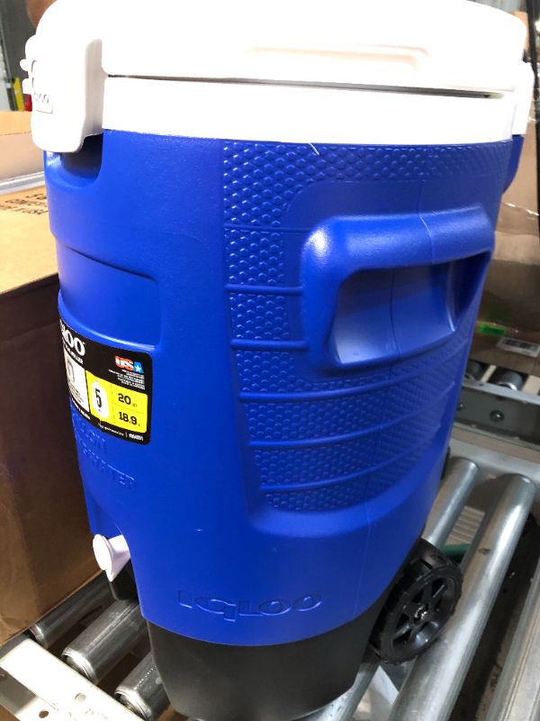 Photo 5 of **NEW**Igloo 5 Gallon Wheeled Portable Sports Cooler Water Beverage Dispenser Majestic Blue 