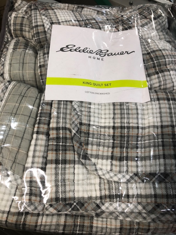 Photo 2 of ***NEEDS CLEANING***Eddie Bauer - King Quilt Set, Cotton Reversible Bedding with Matching Shams, Home Decor for All Seasons (Fairview Grey, King) Fairview Grey/Ivory King Lodge