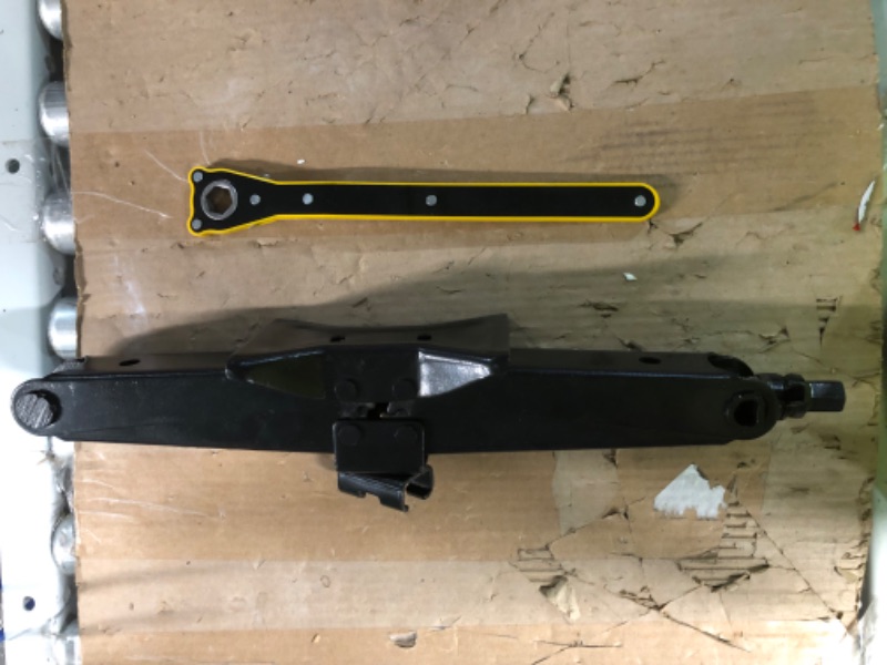 Photo 1 of [Like New] AMVIA Scissor Jack for Car - 2 Ton (Black)