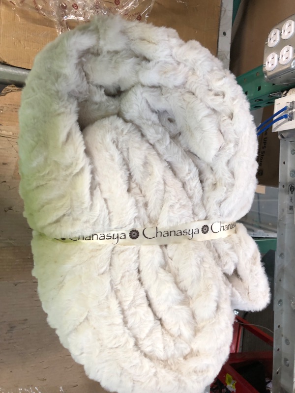 Photo 3 of [Brand New] Chanasya Ruched Luxurious Soft Faux Fur Throw Blanket (King) 