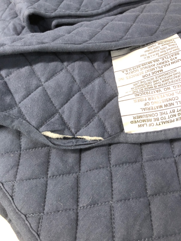 Photo 1 of *QUILT ONLY* Amazon Basics Cotton Jersey Quilt,Twin/Twin XL, Navy Blue 