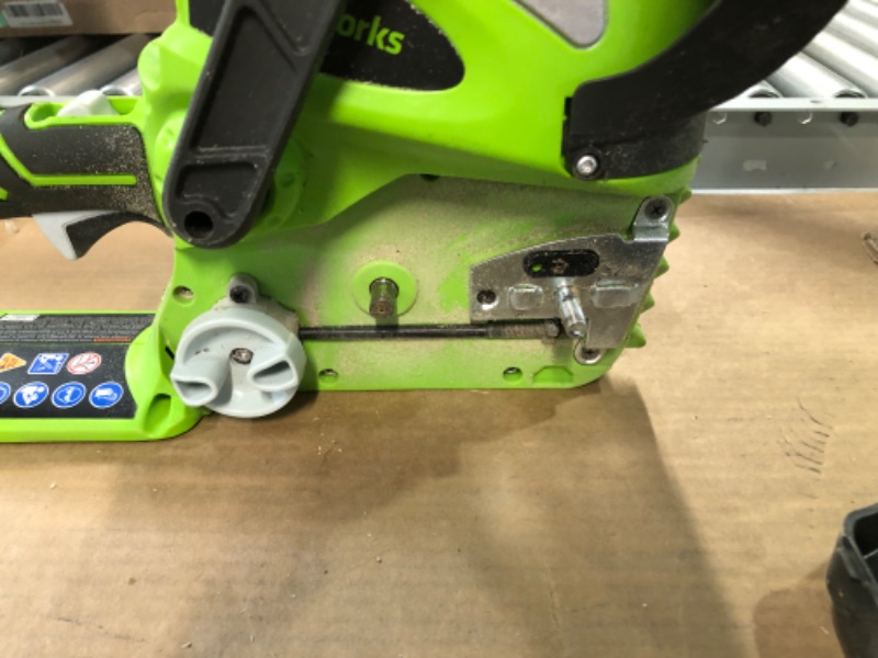 Photo 4 of ***UNTESTED - NO BATTERY - SEE NOTES*** Greenworks 12-Inch 40V Cordless Chainsaw