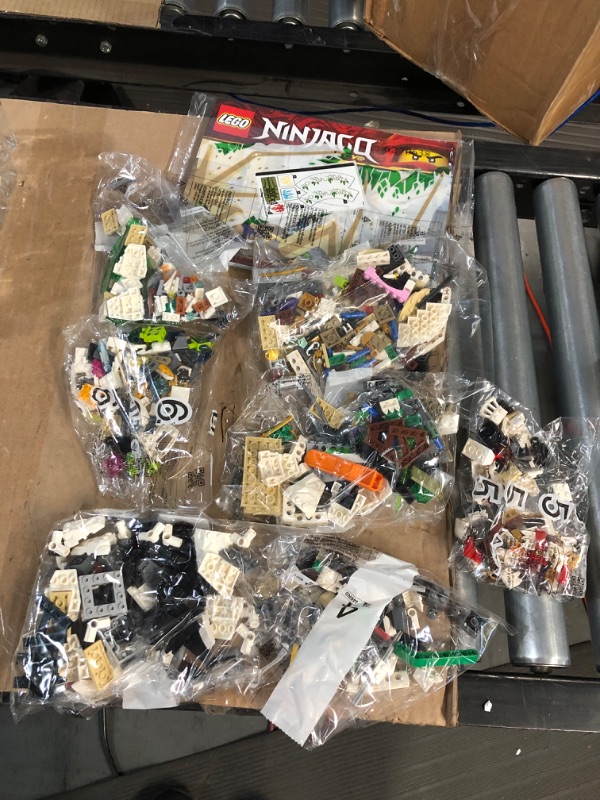 Photo 2 of LEGO NINJAGO Legacy The Ultra Dragon 70679 Building Kit (951 Pieces)