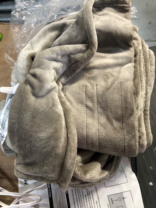 Photo 3 of **SEE NOTES**
Tefici Electric Heated Blanket Throw with 3 Heating Levels & 4 Hours Auto Off, 50" x 60" Camel Throw