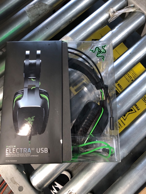 Photo 2 of Razer Electra V2 USB: 7.1 Surround Sound - Auto Adjusting Headband - Detachable Boom Mic with In-Line Controls - Gaming Headset Works with PC & PS4 (RZ04-02220100-R3U1)