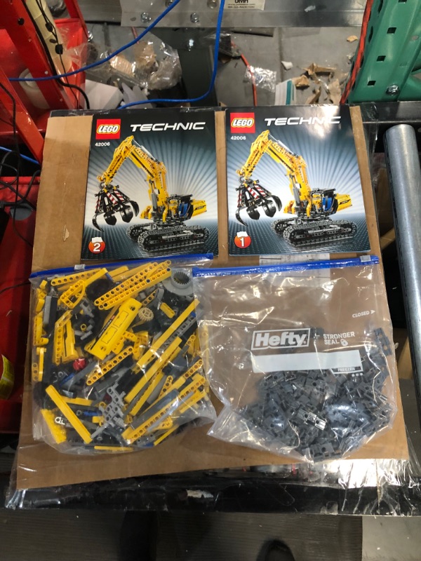 Photo 3 of LEGO Technic 42006 Excavator