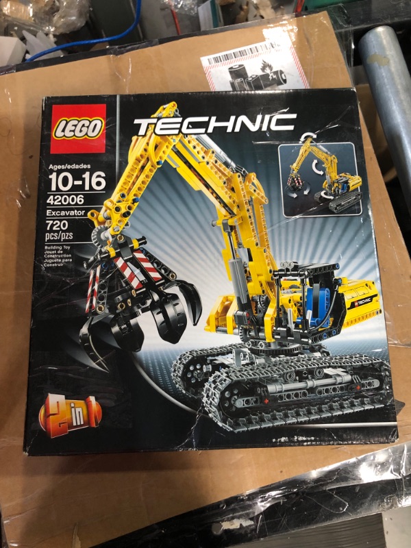 Photo 2 of LEGO Technic 42006 Excavator