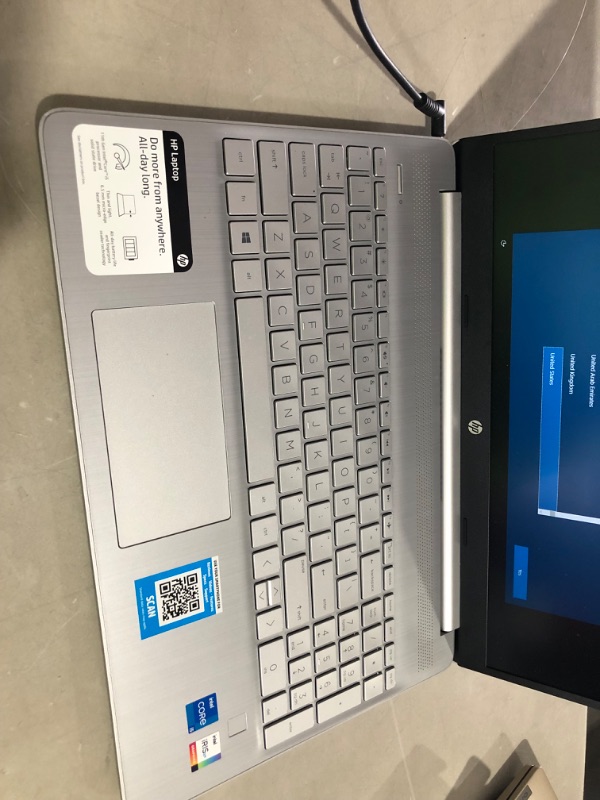 Photo 2 of ***REFURBISHED*** HP 15.6" Full HD (1920 x 1080) Laptop, Intel Core i5-1135G7, 8GB RAM, 256GB SSD, Windows 10 Home, Natural Silver
