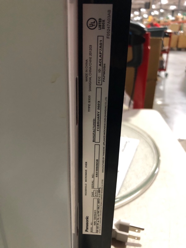 Photo 1 of ***FOR PARTS ONLY  SEE NOTES****
Panasonic NN-SN966SR 2.2cuft Luxury Microwave with Inverter Technology