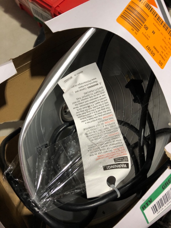 Photo 1 of * item damaged see images *
300-Watt 10-1/2 in. Brooder Clamp Work Light
